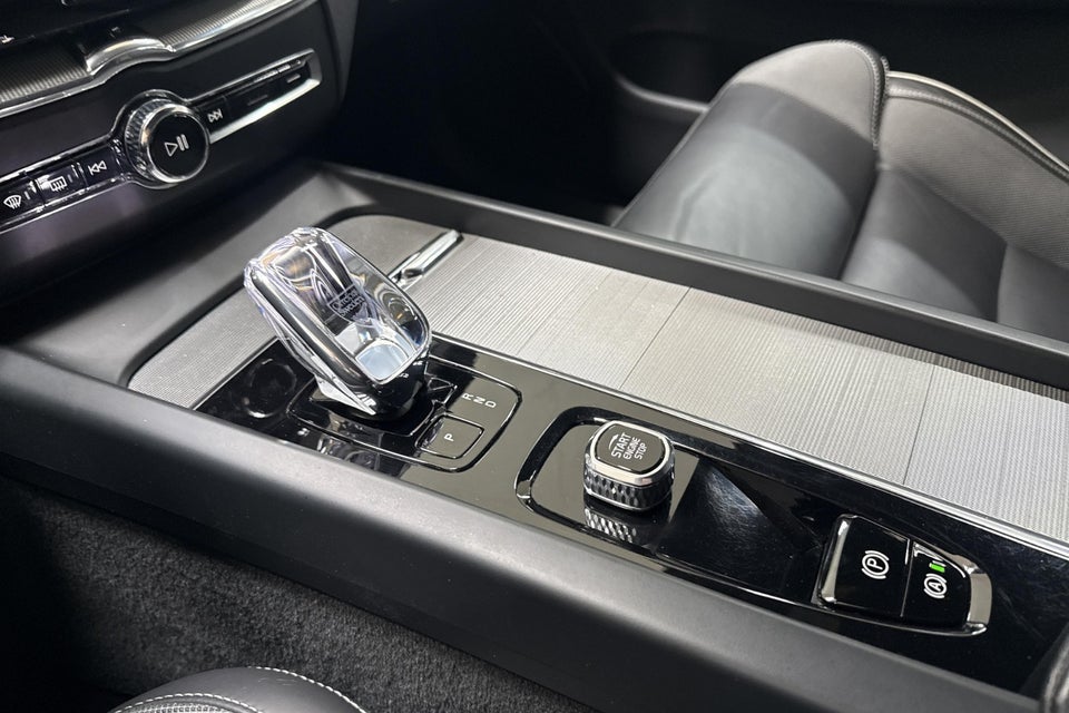 Volvo XC60 2,0 T6 ReCharge R-Design aut. AWD 5d