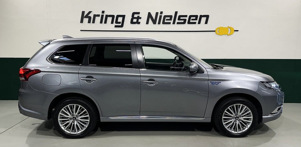 Mitsubishi Outlander 2,4 PHEV Intense CVT 4WD 5d