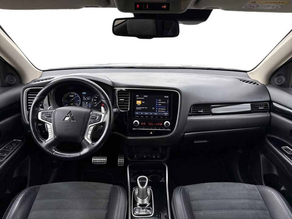 Mitsubishi Outlander 2,4 PHEV Intense CVT 4WD 5d