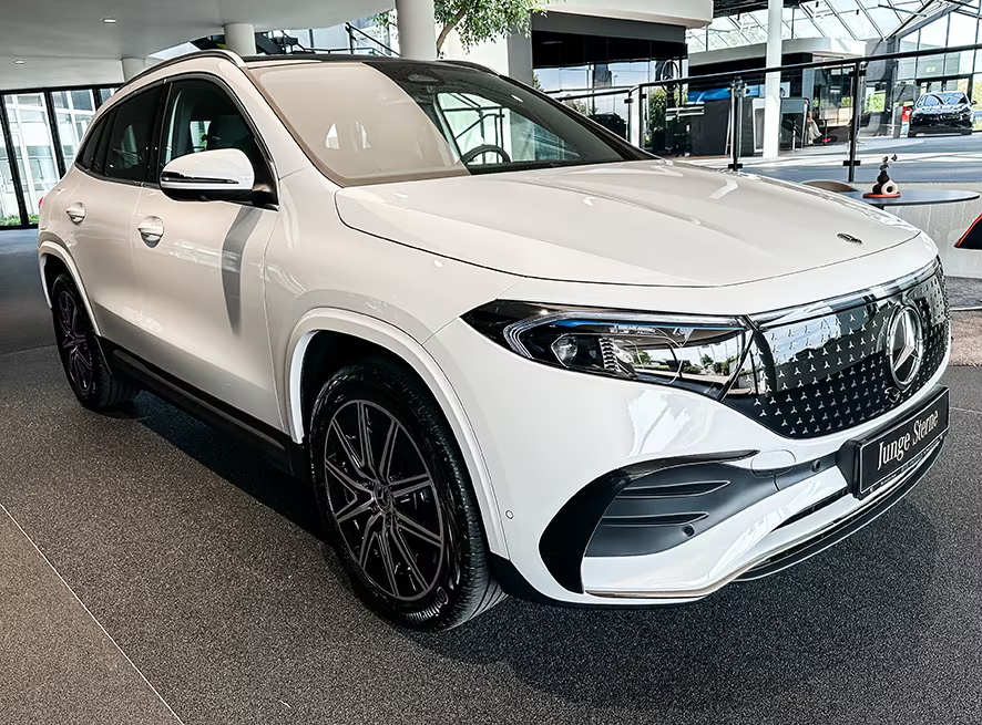 Mercedes EQA300 AMG Line 4Matic 5d