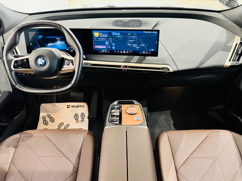 BMW iX xDrive40 Supercharged 5d