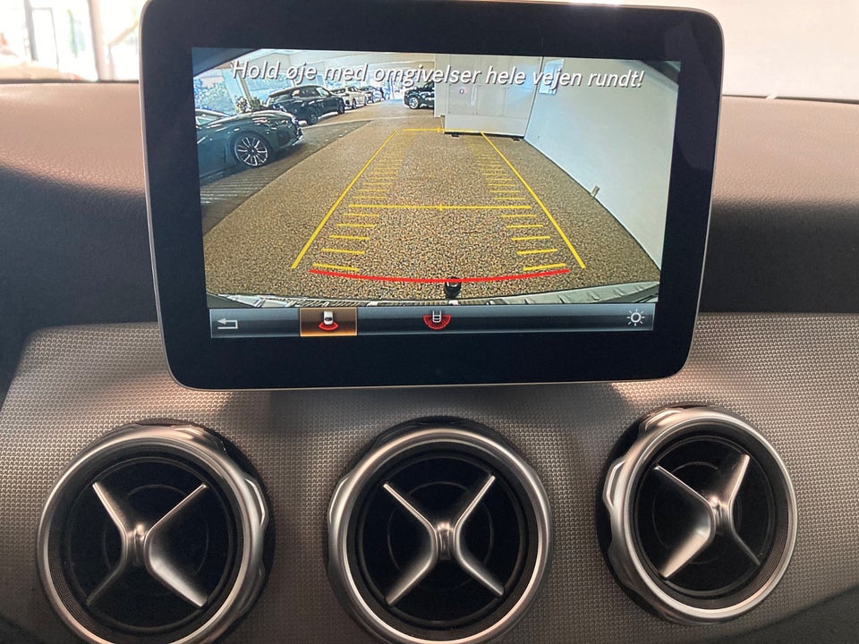 Mercedes GLA200 1,6  5d