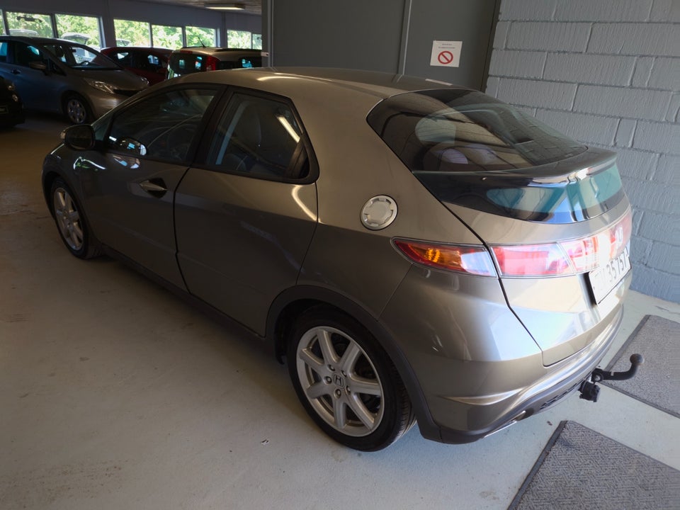 Honda Civic 1,8 Sport 5d