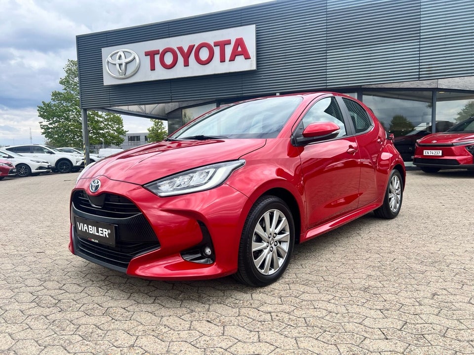 Toyota Yaris 1,5 Hybrid Active Tech e-CVT 5d