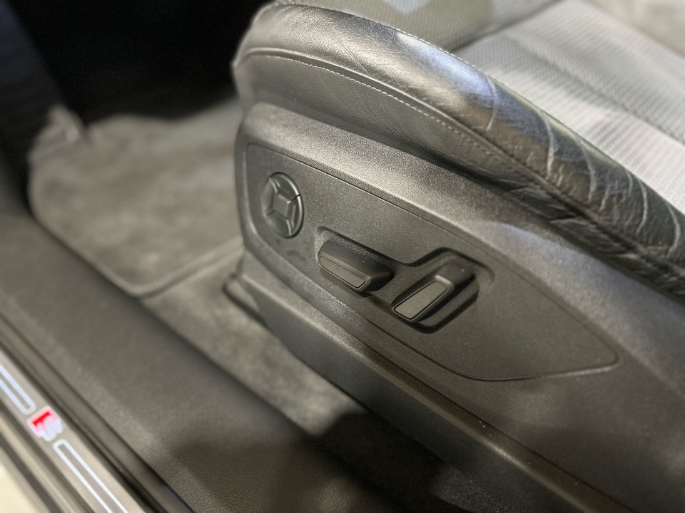 Audi e-tron S quattro 5d