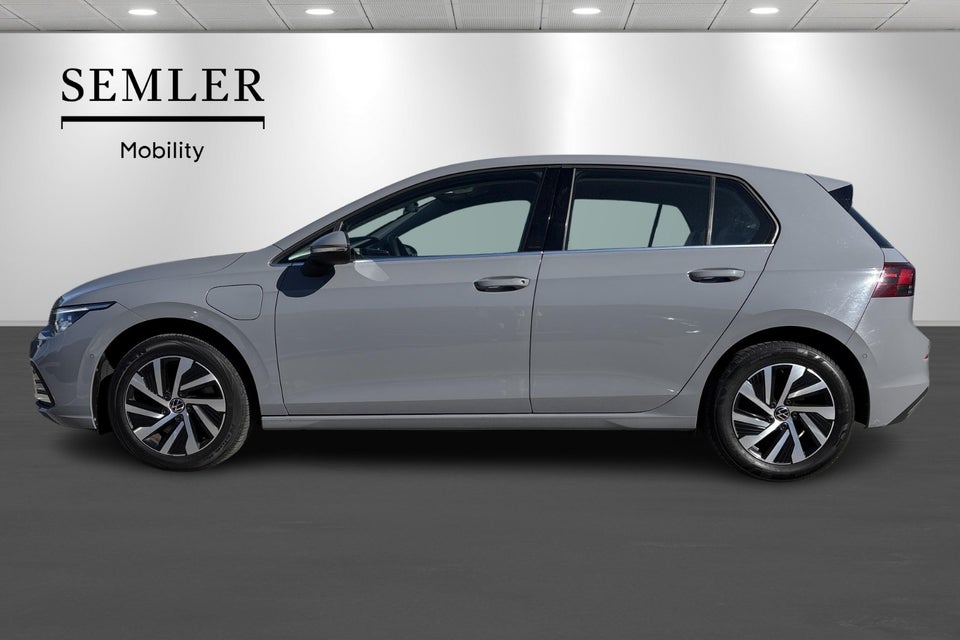 VW Golf VIII 1,4 eHybrid DSG 5d