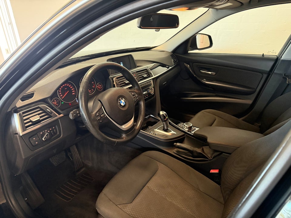 BMW 320d 2,0 Touring Advantage aut. 5d