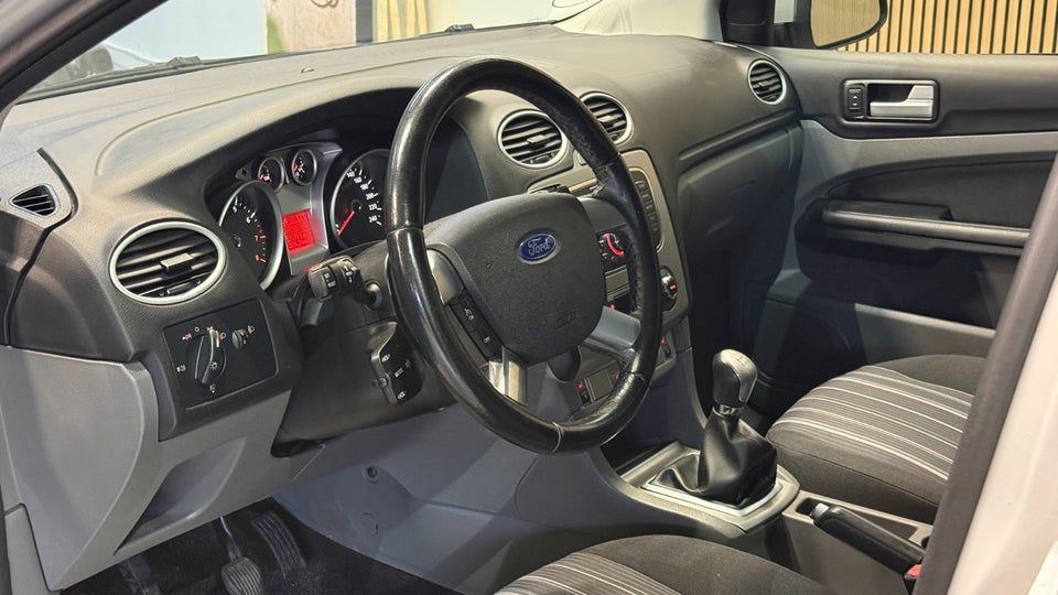 Ford Focus 1,6 Titanium stc. 5d