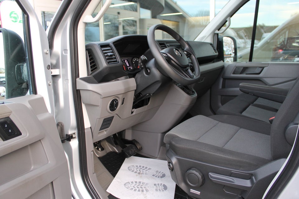 VW Crafter 35 2,0 TDi 140 Kassevogn L3H2 aut.