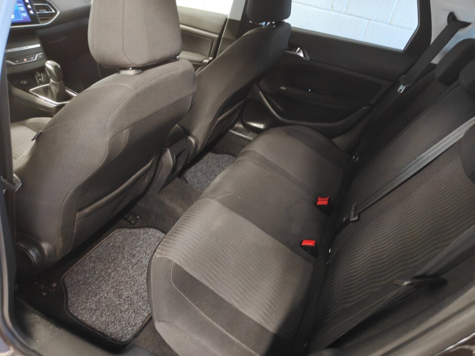 Peugeot 308 1,2 e-THP 110 Active SW 5d