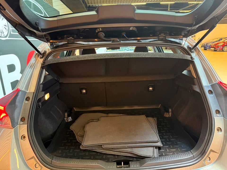 Toyota Auris 1,2 T Selected MDS 5d