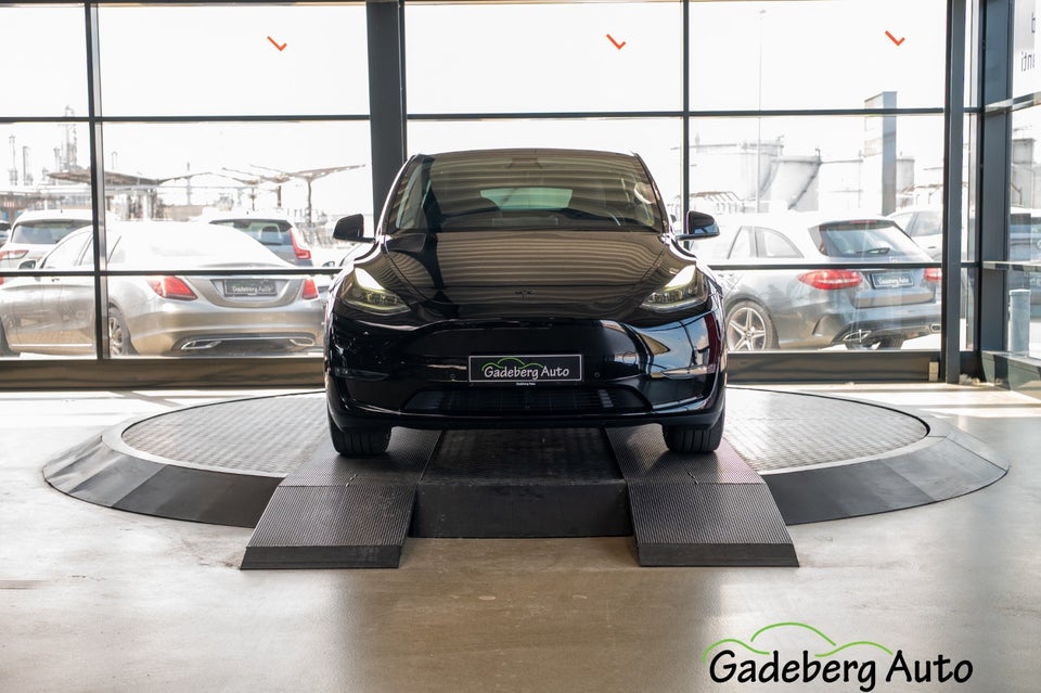 Tesla Model Y Long Range AWD 5d