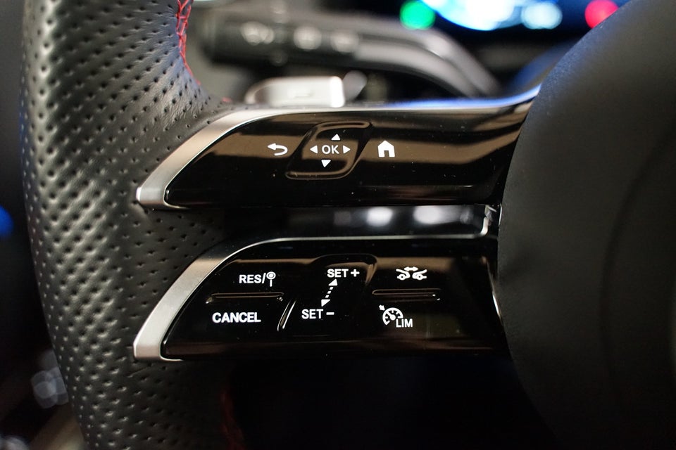 Mercedes EQA300 AMG Line 4Matic 5d