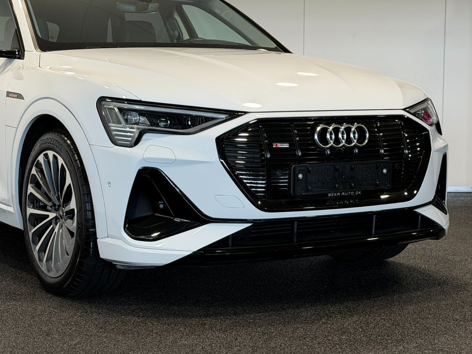 Audi e-tron 55 S-line quattro 5d