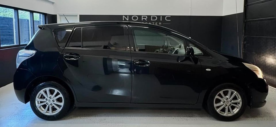 Toyota Verso 1,8 TX Skyview 7prs 5d
