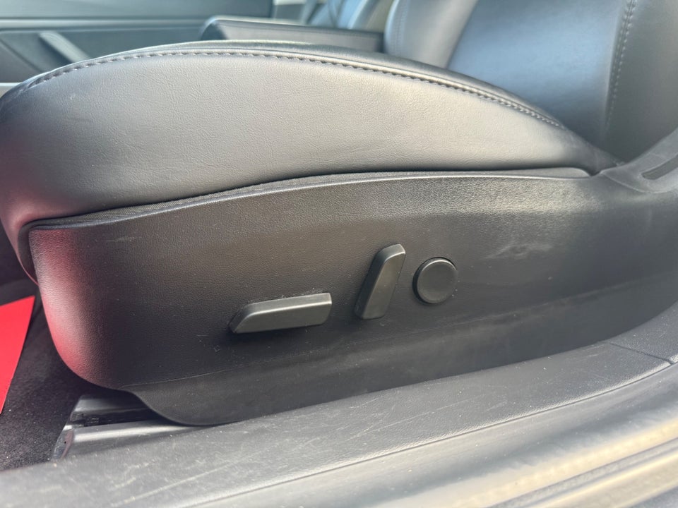 Tesla Model 3 Long Range AWD 4d