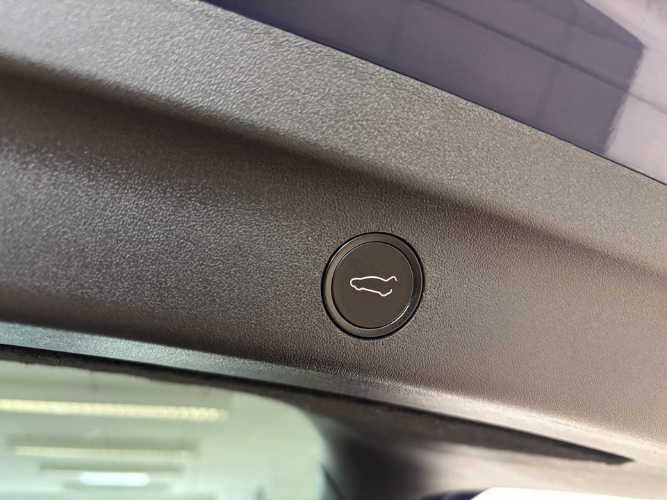 Tesla Model Y Long Range AWD 5d