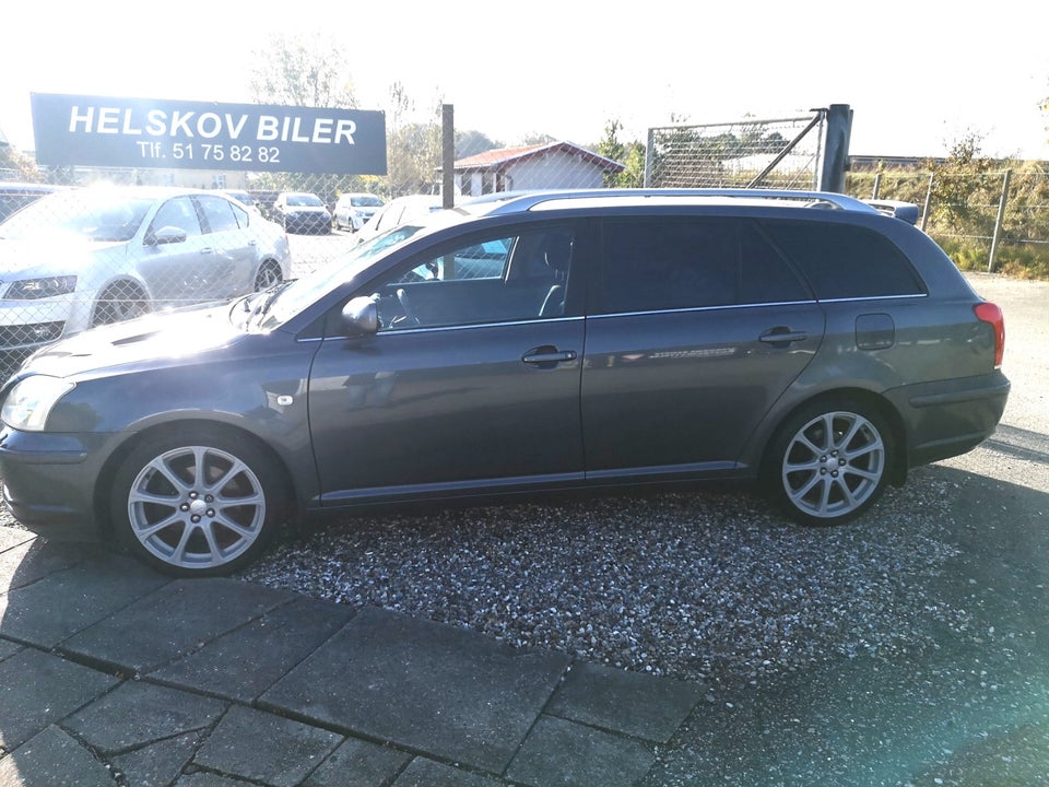 Toyota Avensis 2,4 Executive stc. aut. 5d