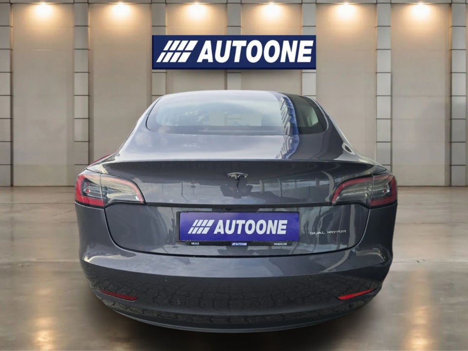 Tesla Model 3 Long Range AWD 4d