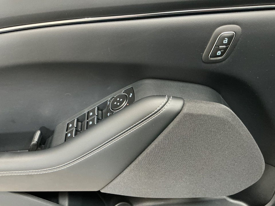 Ford Mustang Mach-E 75 Standard Range 5d