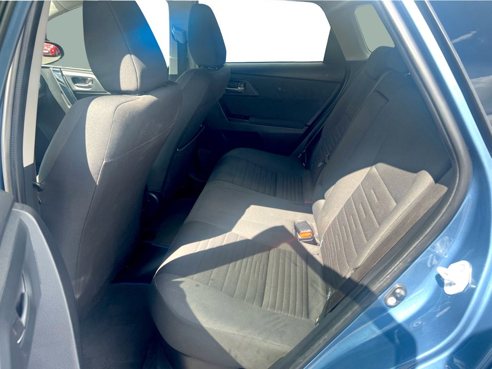 Toyota Auris 1,8 Hybrid H2 Comfort CVT 5d