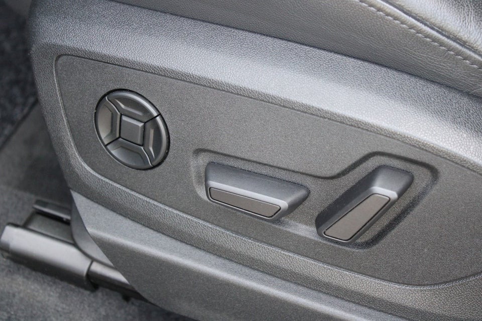 Audi e-tron 55 S-line quattro 5d