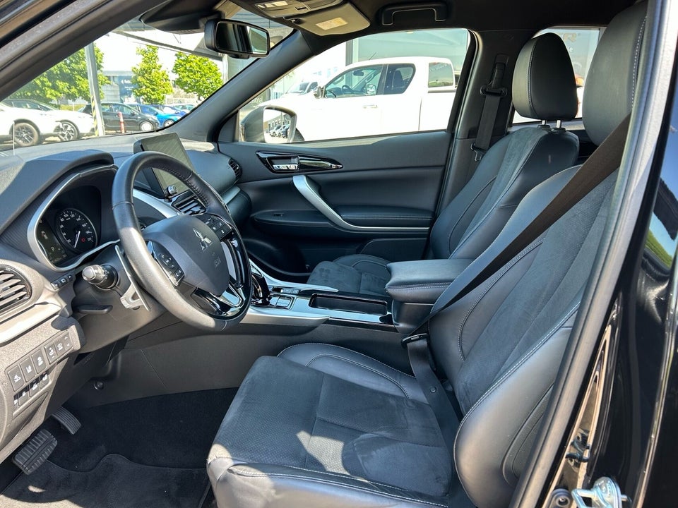 Mitsubishi Eclipse Cross 2,4 PHEV Intense CVT 4WD 5d