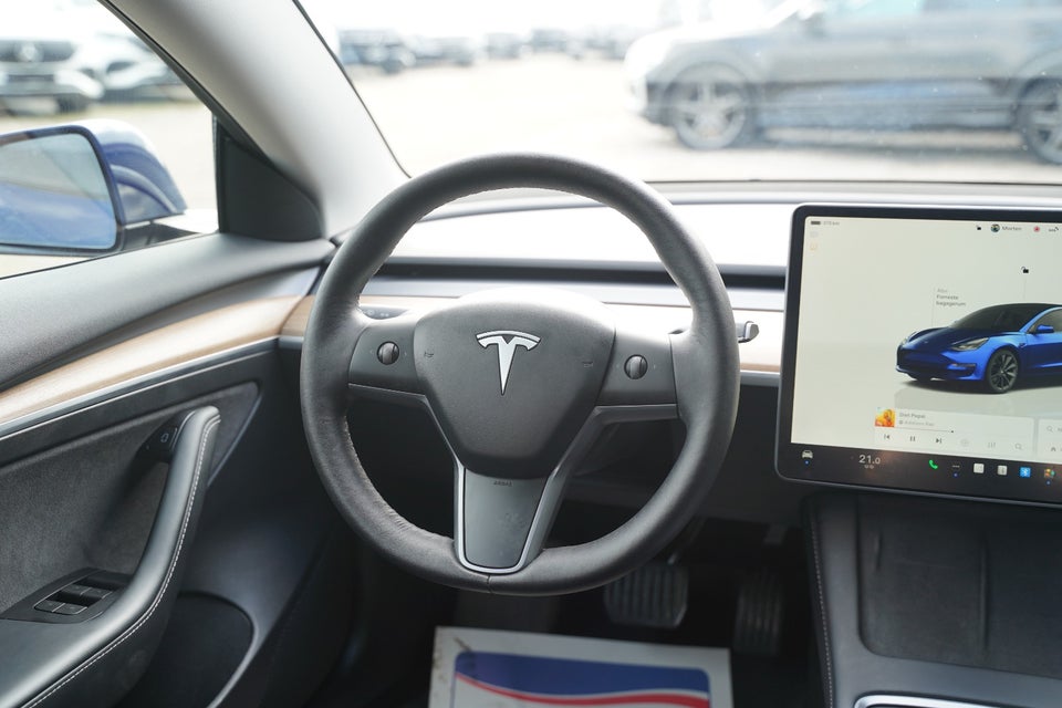 Tesla Model 3 RWD 4d