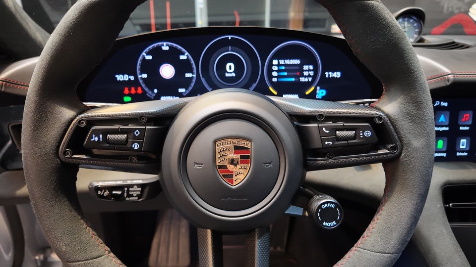 Porsche Taycan GTS Performance+  4d