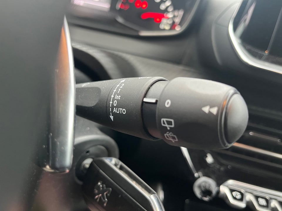 Peugeot 2008 1,2 PureTech 130 Active Pack EAT8 5d