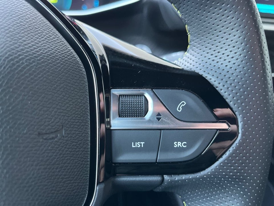 Peugeot e-2008 50 GT 5d