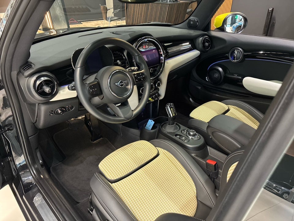 MINI Cooper SE Edition Premium Plus 3d