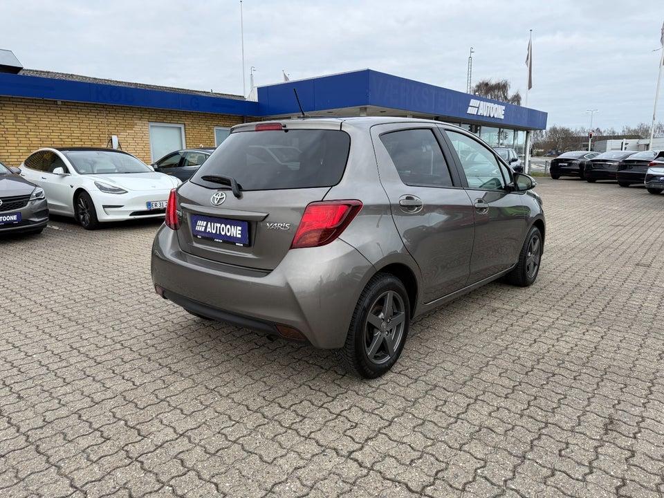 Toyota Yaris 1,0 VVT-i T2 5d