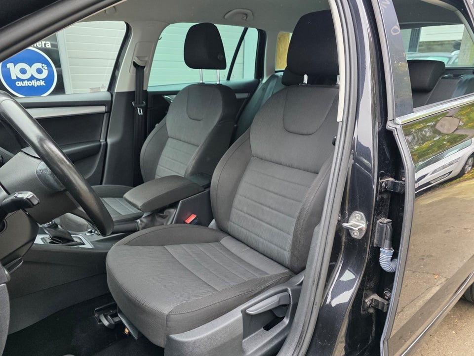 Skoda Octavia 1,6 TDi 110 Style Combi DSG 5d
