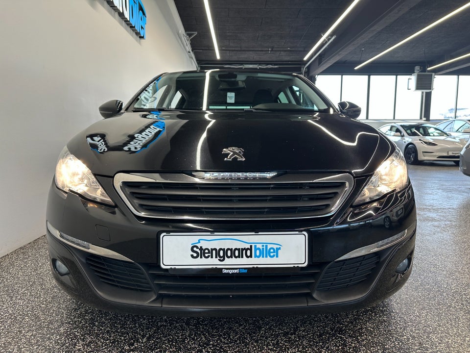 Peugeot 308 1,2 e-THP 130 Active EAT6 5d