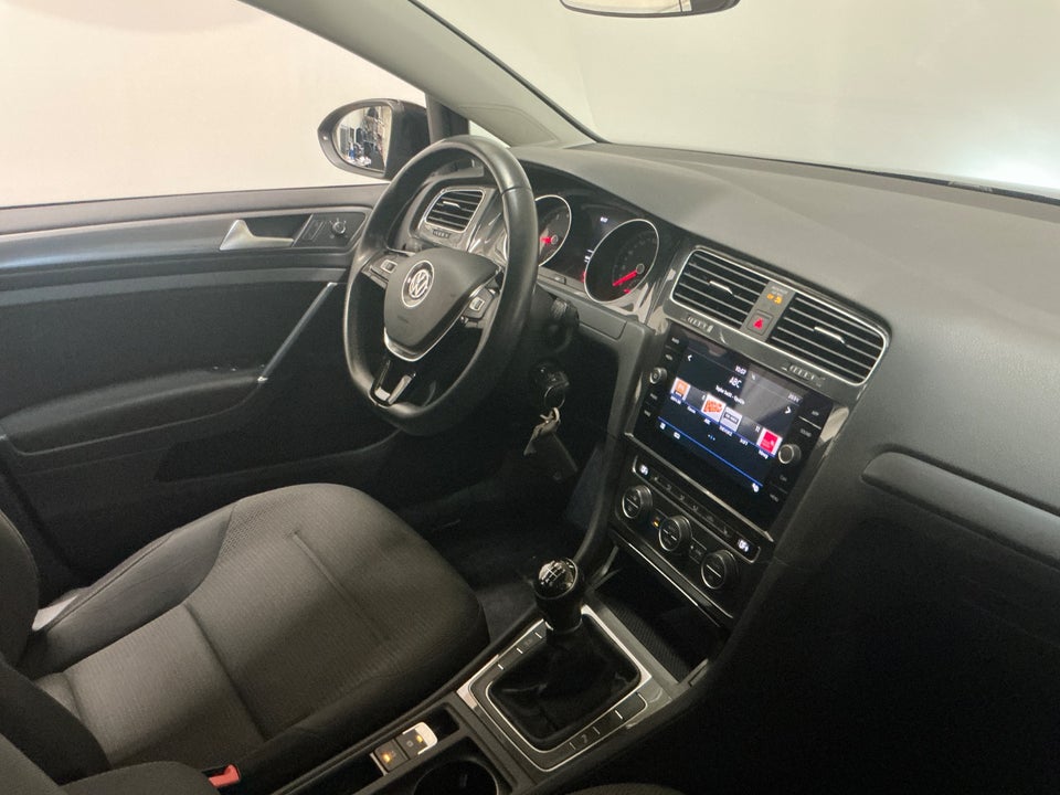 VW Golf VII 1,5 TSi 130 Comfortline Variant 5d