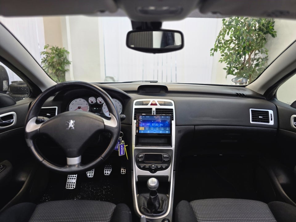 Peugeot 307 2,0 16V CC 2d