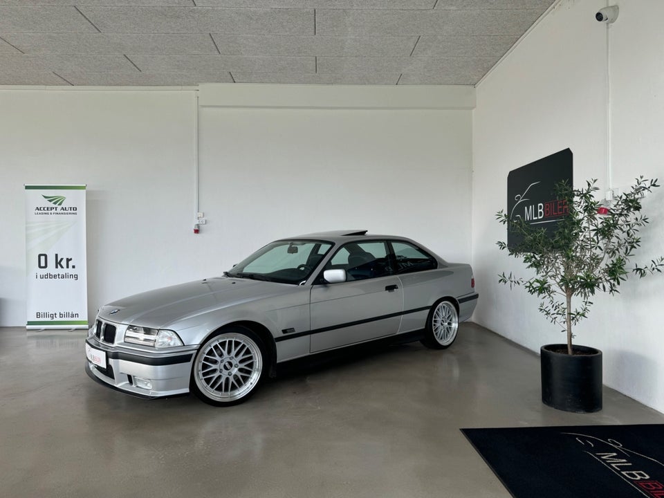 BMW 320i 2,0 Coupé 2d