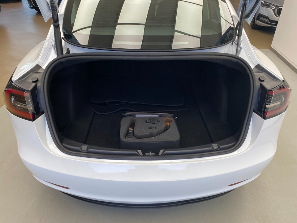 Tesla Model 3 Standard Range+ RWD 4d