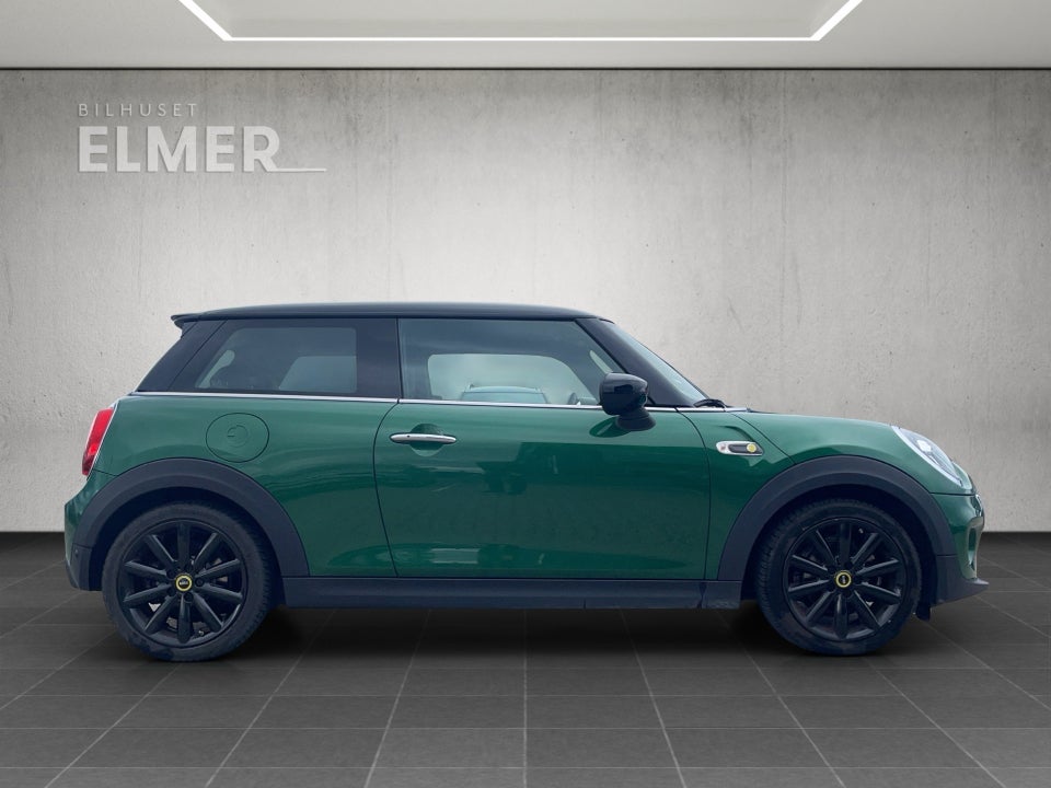 MINI Cooper SE Essential 3d