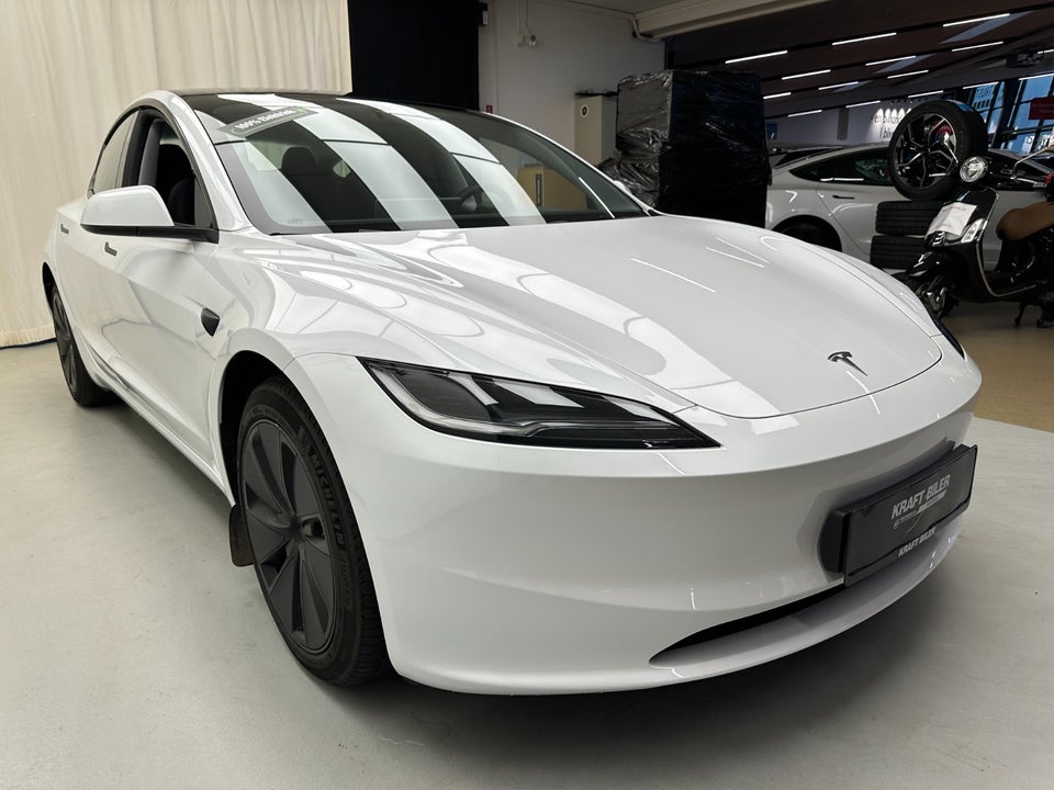 Tesla Model 3 Long Range AWD 4d