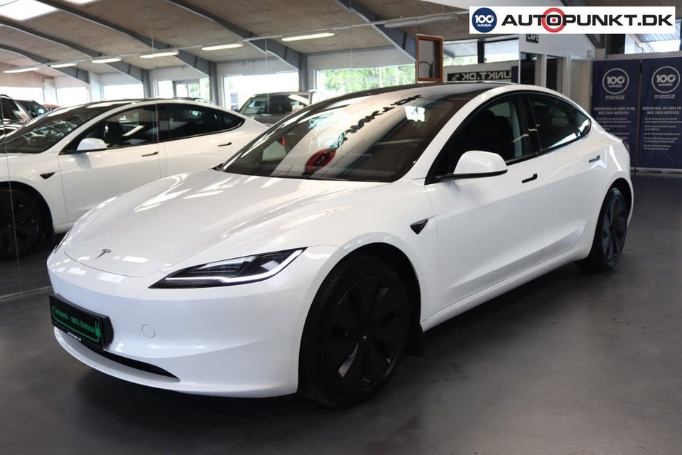 Tesla Model 3 Long Range AWD 4d