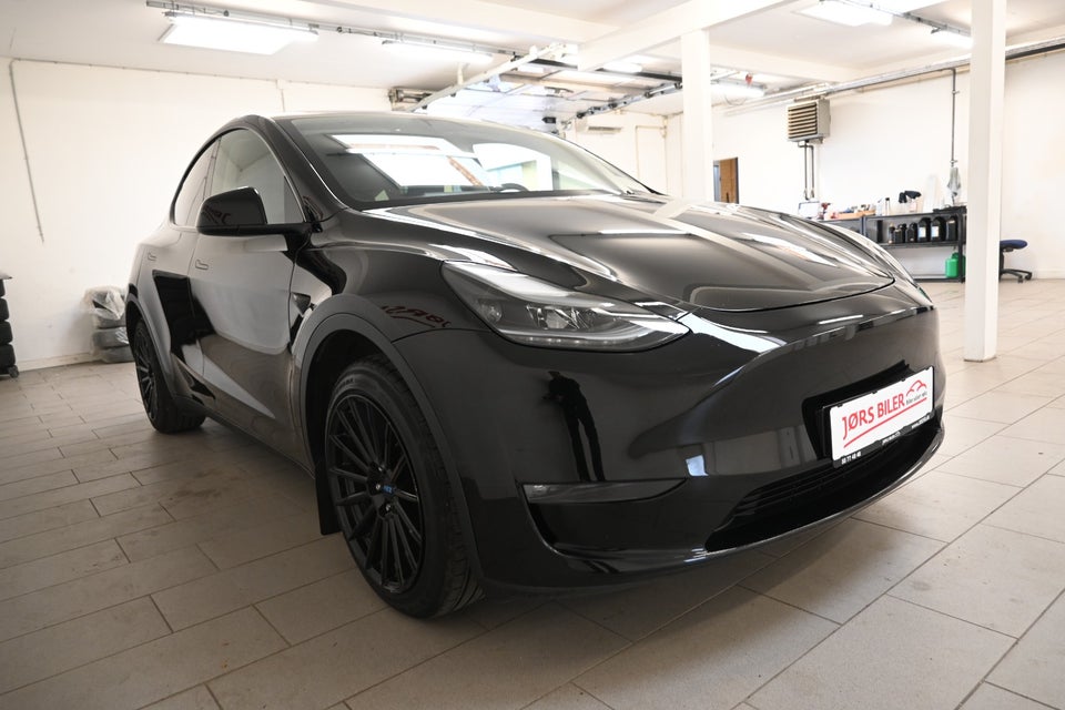Tesla Model Y Long Range AWD 5d