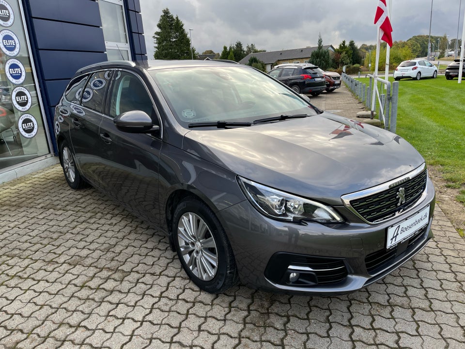 Peugeot 308 1,5 BlueHDi 130 Special Pack SW 5d