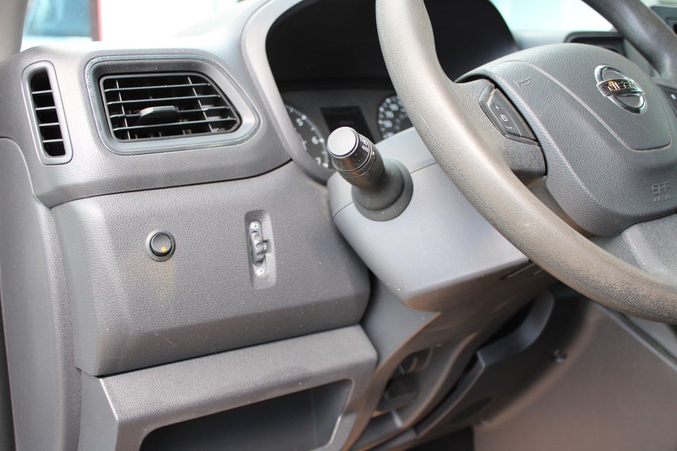 Nissan NV400 2,3 dCi 150 L2H2 Kassevogn