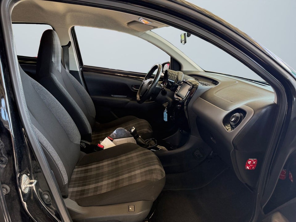 Peugeot 108 1,0 e-VTi 72 Allure+ 5d