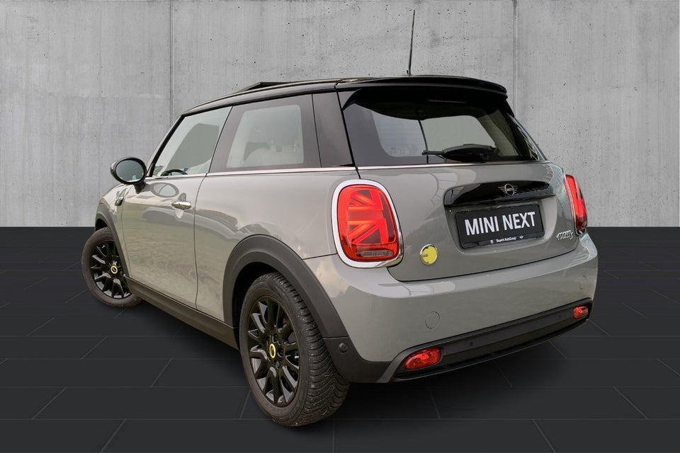 MINI Cooper SE Essential 3d