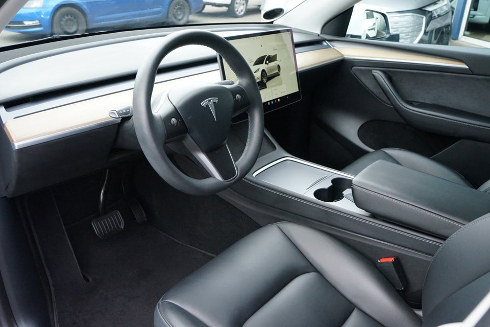 Tesla Model Y Long Range AWD 5d