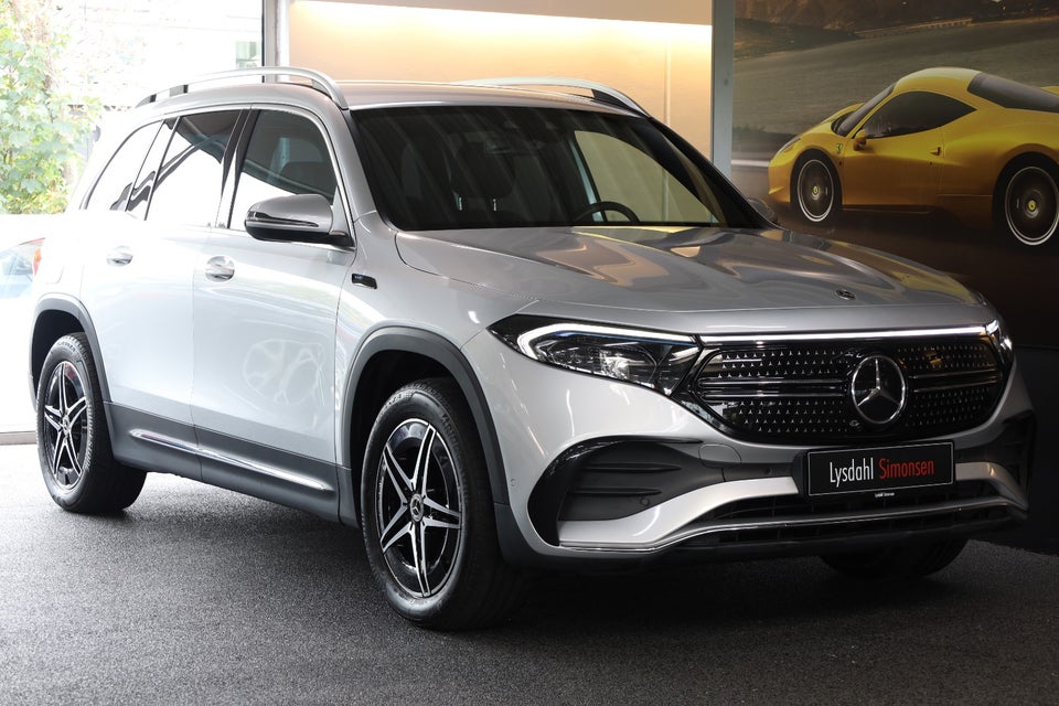 Mercedes EQB300 AMG Line 4Matic 5d