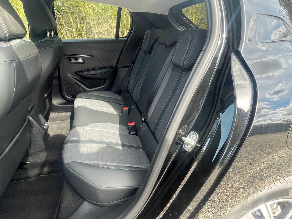 Peugeot 208 1,2 PureTech 100 Allure 5d
